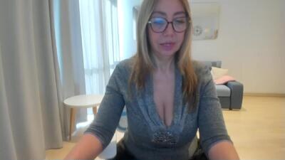 14risha public webcam profile photo 3