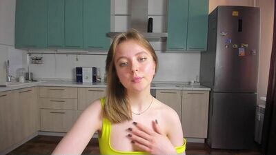 1_girl_ public webcam profile photo 3