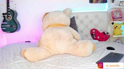 _ali_danniella_ public webcam profile photo 5