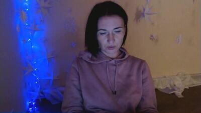 _cutie_and_shy_ public webcam profile photo 2
