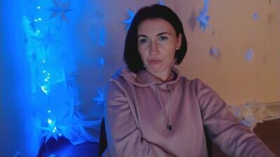 _cutie_and_shy_ public webcam profile photo 3