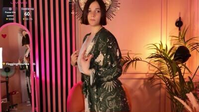 _emi_mi_ public webcam profile photo 2