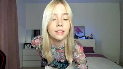 _emiliaaa public webcam profile photo 3