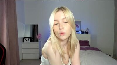 _emiliaaa public webcam profile photo 7