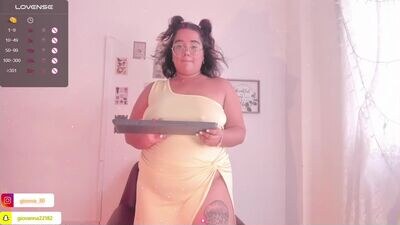 _giovaa_ public webcam profile photo 3