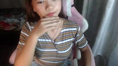 _jennn public webcam profile photo 7