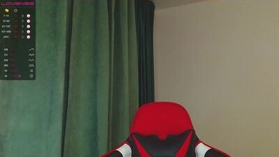 _lorra public webcam profile photo 8