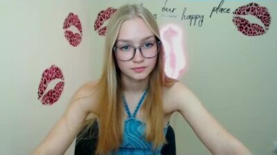 _mademoiselle_e public webcam profile photo 8