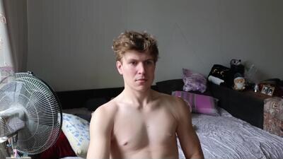 _medaed20_ public webcam profile photo 3