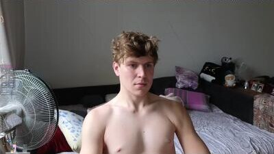 _medaed20_ public webcam profile photo 6