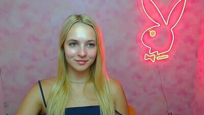 _mila_la_ public webcam profile photo 3