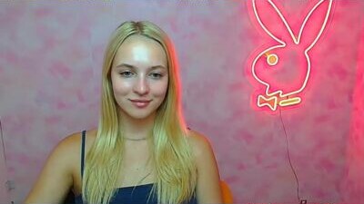 _mila_la_ public webcam profile photo 9