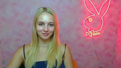 _mila_la_ public webcam profile photo 10
