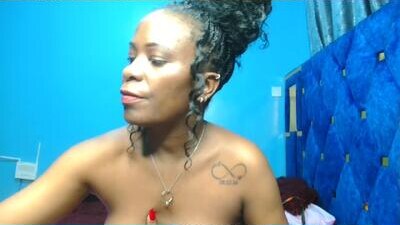 _peach_p public webcam profile photo 5