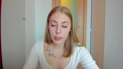 _strawbeerry_ public webcam profile photo 5
