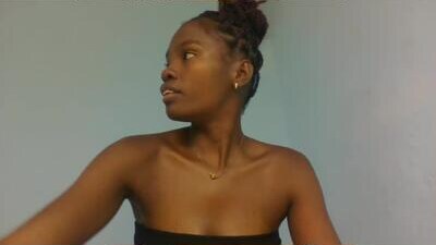 aadienne public webcam profile photo 6