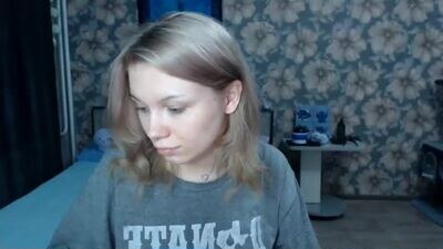 aalicebubble public webcam profile photo 3