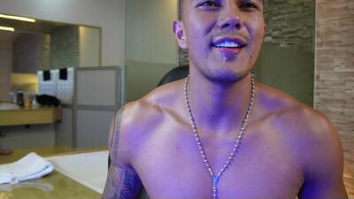 aaron_bolt public webcam profile photo 4