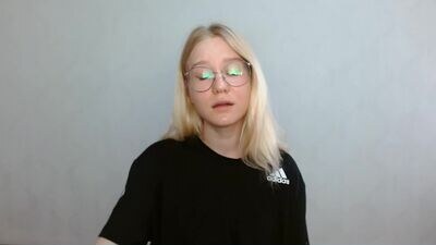 abbymoore__ public webcam profile photo 2