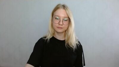 abbymoore__ public webcam profile photo 6