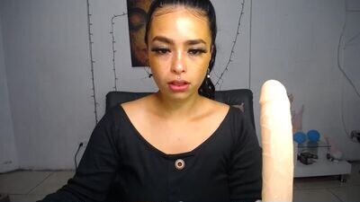 abril_jonnes_ public webcam profile photo 4
