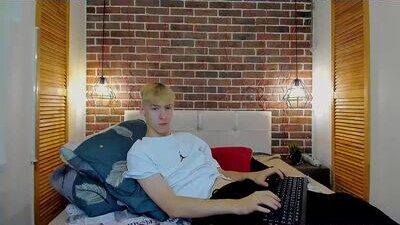 adam_pricee public webcam profile photo 8