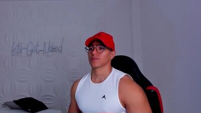 adamrocks2600 public webcam profile photo 2