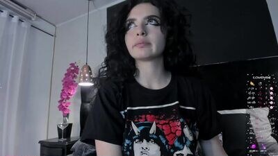 adeelinee public webcam profile photo 2