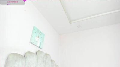 adeline1__ public webcam profile photo 7