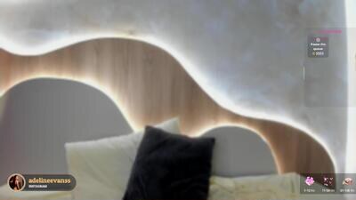 adelineevanss public webcam profile photo 5