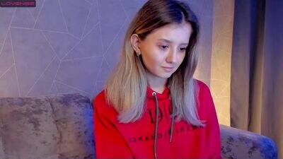 adored_emma public webcam profile photo 4