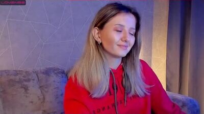adored_emma public webcam profile photo 5