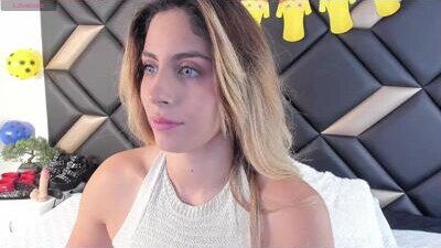 adrianaharlow public webcam profile photo 5