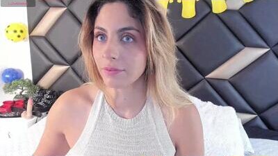 adrianaharlow public webcam profile photo 7