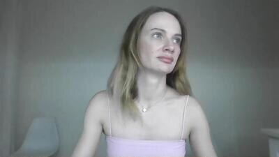 ainyrvixxen public webcam profile photo 3