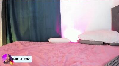 aisha_h_ public webcam profile photo 9
