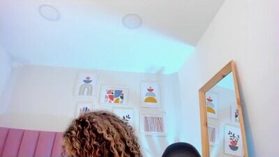 akendacurls public webcam profile photo 10