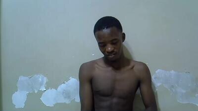 akinginn public webcam profile photo 3