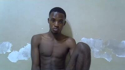 akinginn public webcam profile photo 8