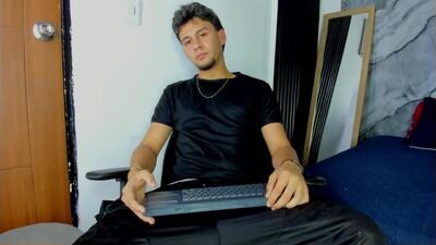 alan__smith public webcam profile photo 3