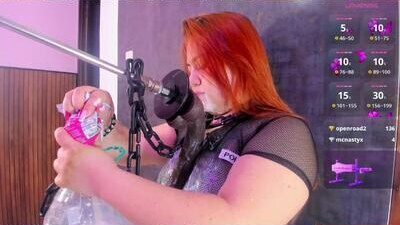 alana_glasses public webcam profile photo 8