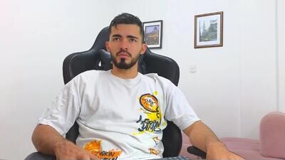 alejandroo_7 public webcam profile photo 3