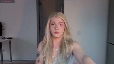 alena_dubai public webcam profile photo 5