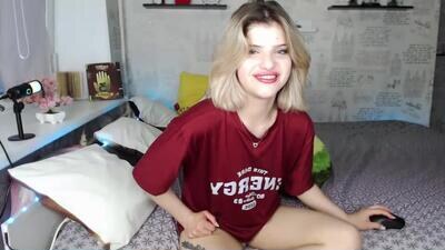 alexandraermes public webcam profile photo 2