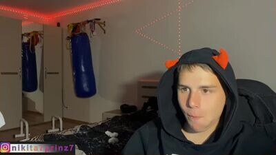ali_bruin public webcam profile photo 3