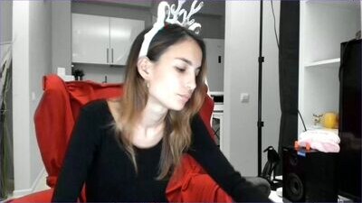 alia_me public webcam profile photo 7