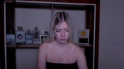 alicemeow_ public webcam profile photo 10