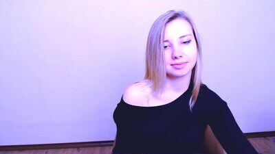 alicemias_ public webcam profile photo 5