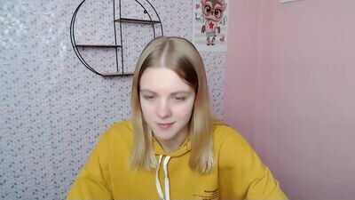 alicemins_ public webcam profile photo 2