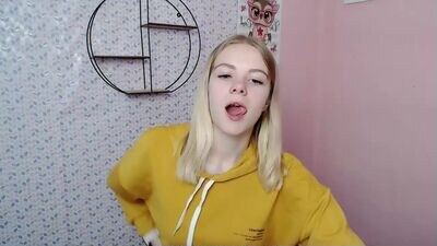 alicemins_ public webcam profile photo 3